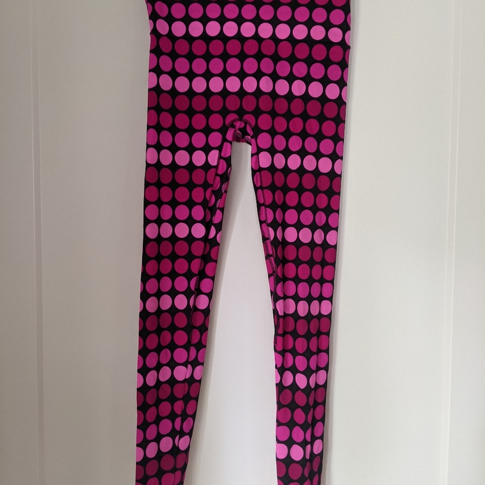 K Deer dot leggings size medium